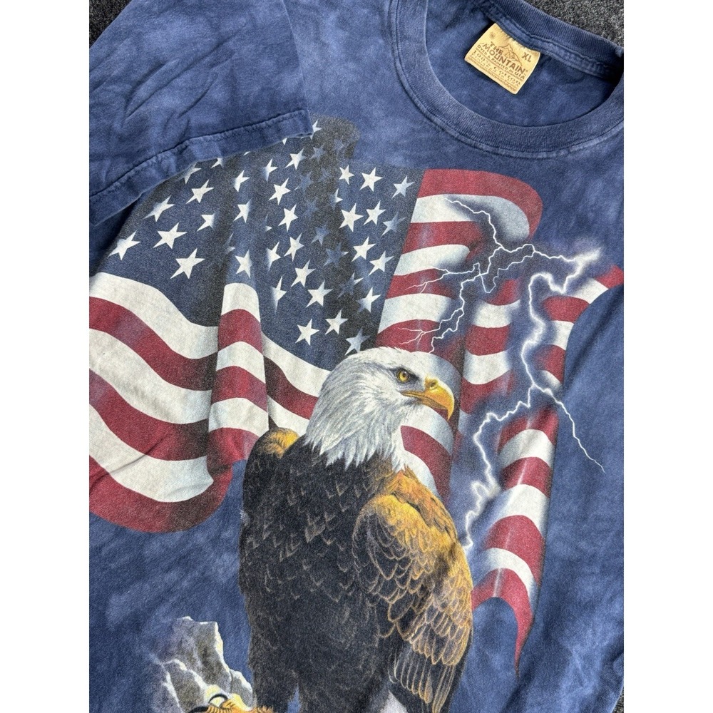 VTG The Mountain Eagle Flag Lightning Graphic Tee XL USA